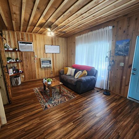 Unique Country Cabin Meets Farmhouse Modern!!! Mena エクステリア 写真