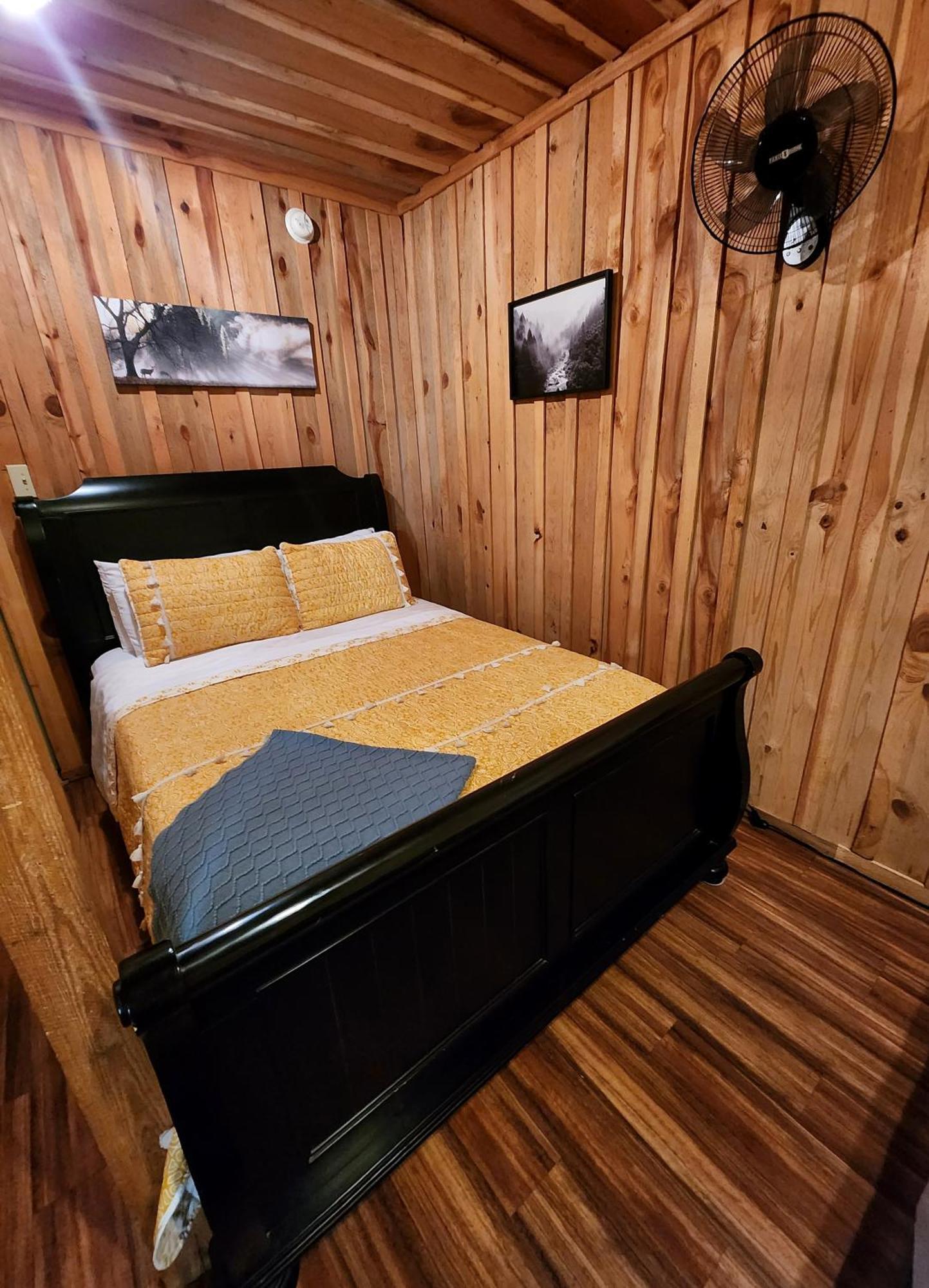 Unique Country Cabin Meets Farmhouse Modern!!! Mena エクステリア 写真