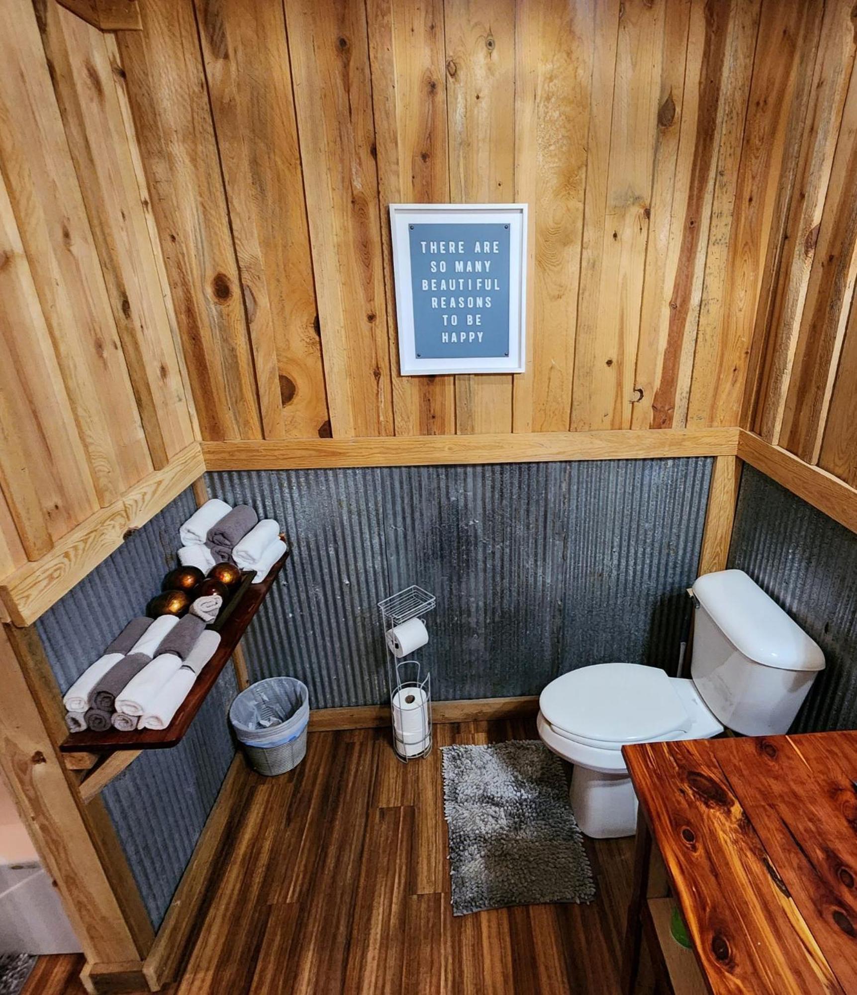 Unique Country Cabin Meets Farmhouse Modern!!! Mena エクステリア 写真