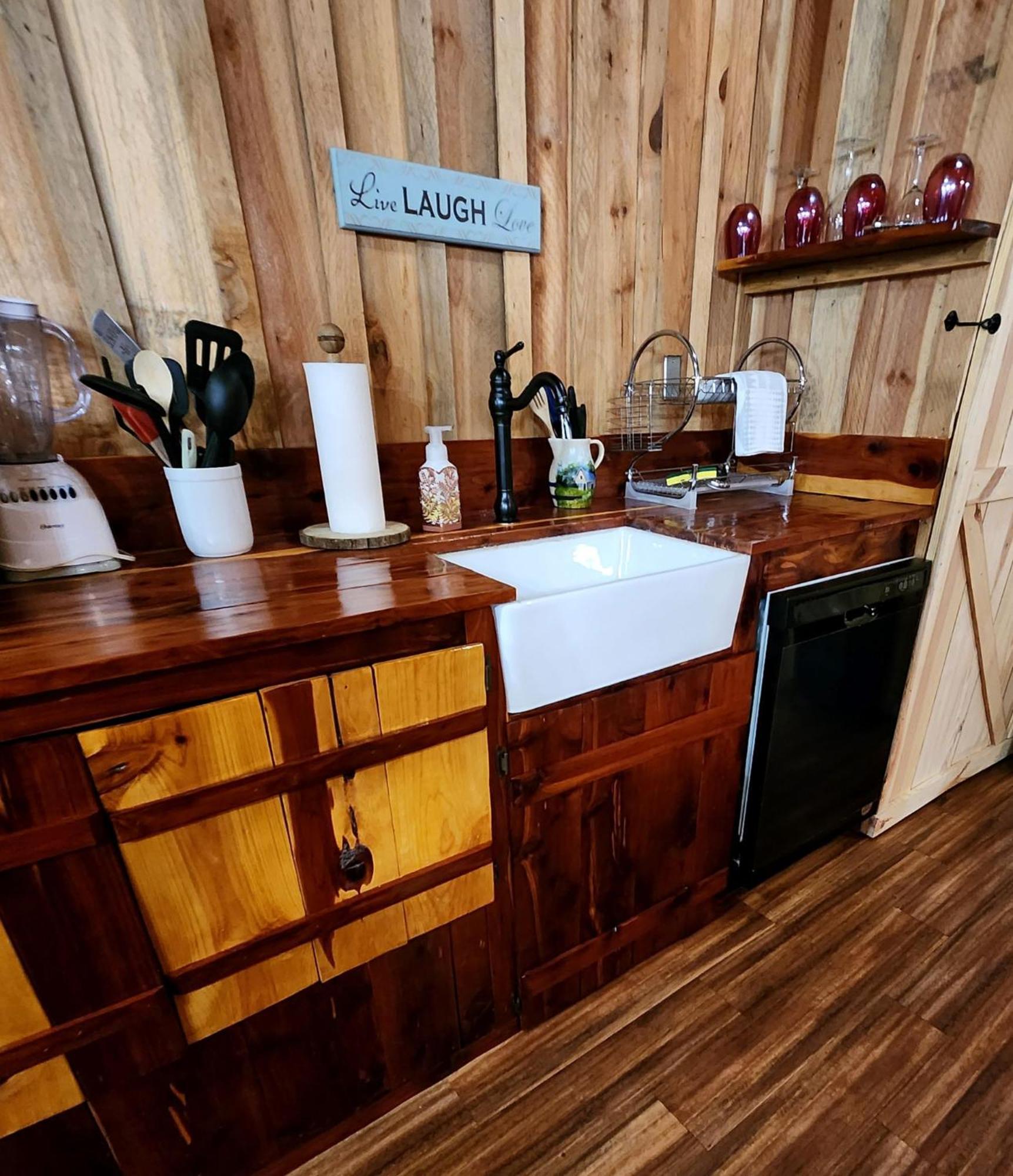 Unique Country Cabin Meets Farmhouse Modern!!! Mena エクステリア 写真