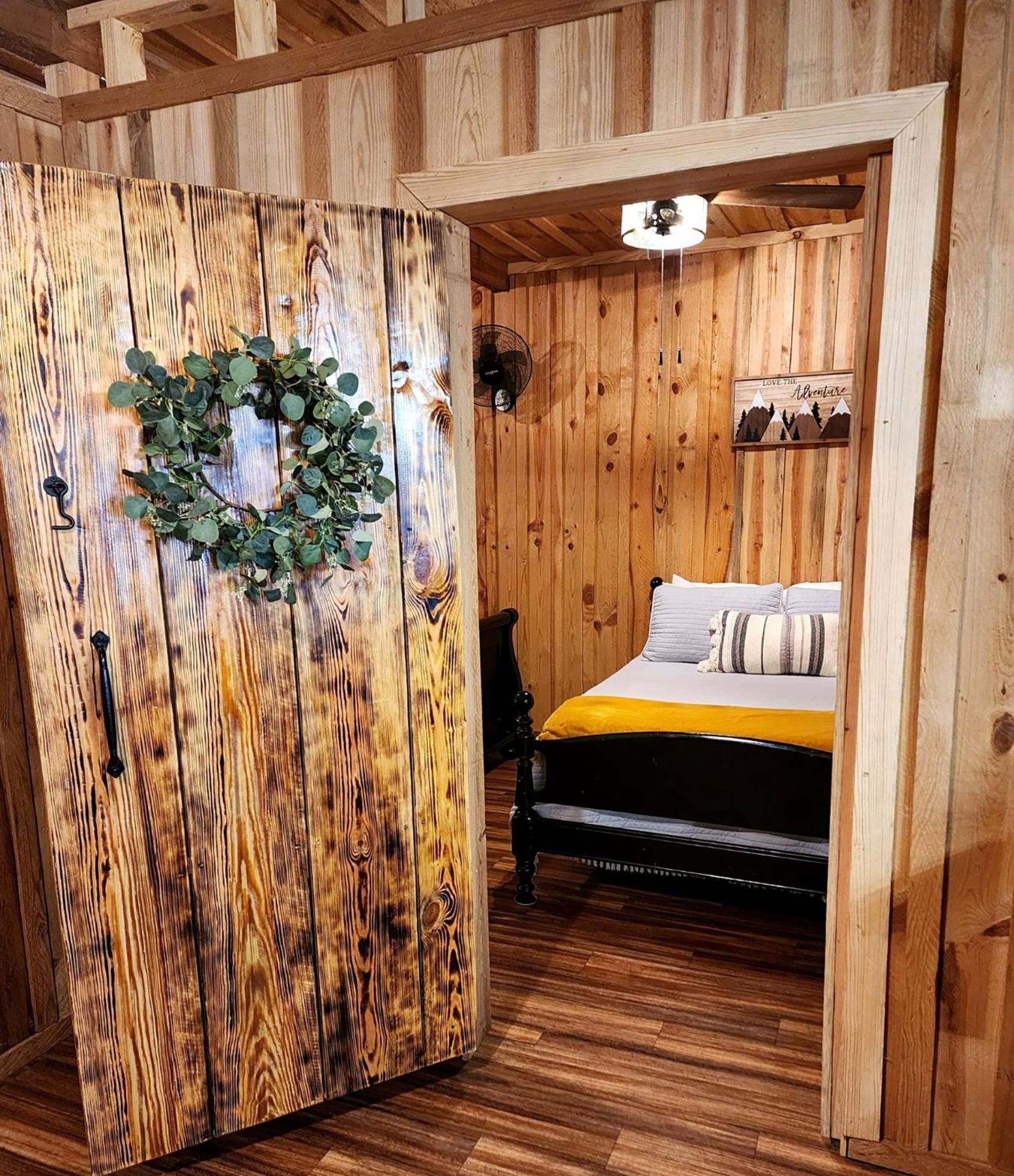 Unique Country Cabin Meets Farmhouse Modern!!! Mena エクステリア 写真