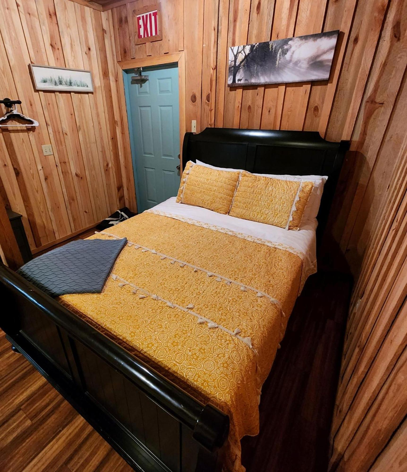 Unique Country Cabin Meets Farmhouse Modern!!! Mena エクステリア 写真