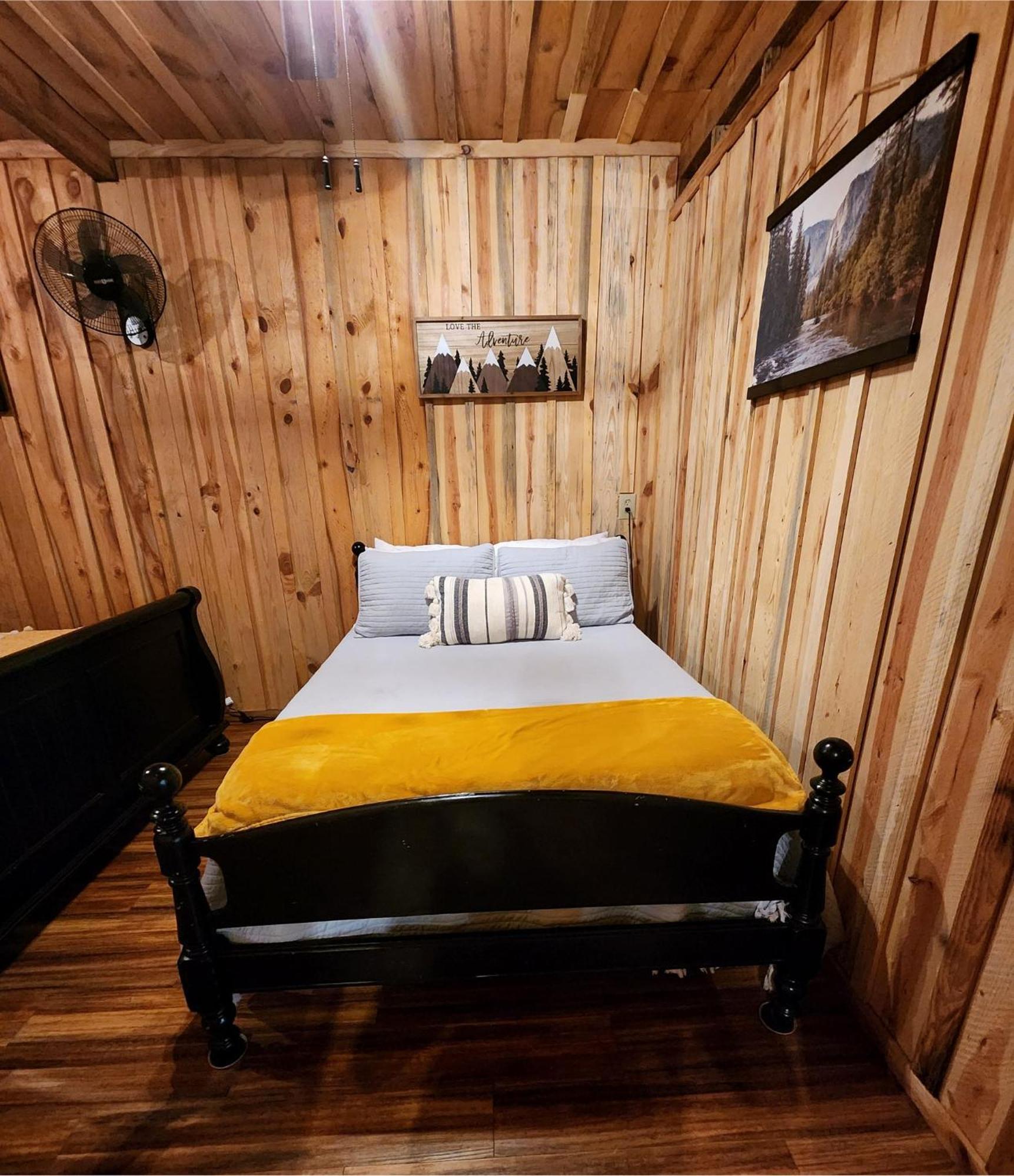 Unique Country Cabin Meets Farmhouse Modern!!! Mena エクステリア 写真