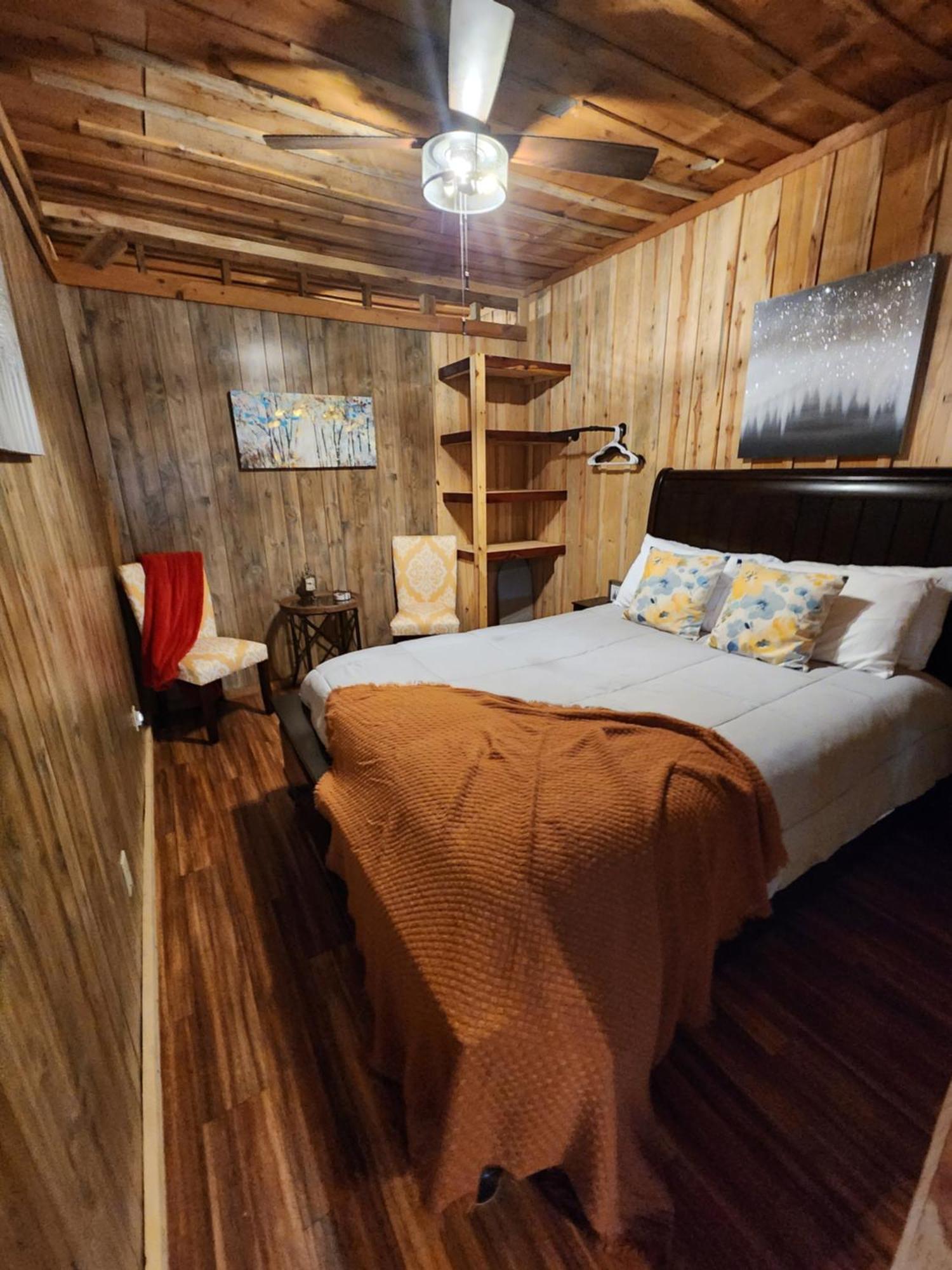 Unique Country Cabin Meets Farmhouse Modern!!! Mena エクステリア 写真