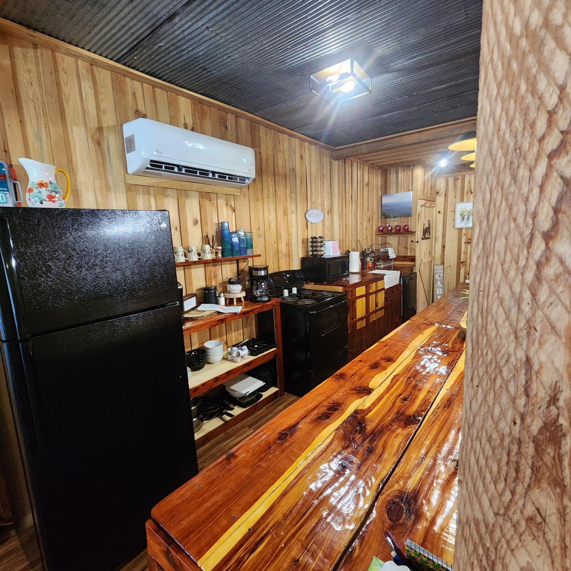 Unique Country Cabin Meets Farmhouse Modern!!! Mena エクステリア 写真
