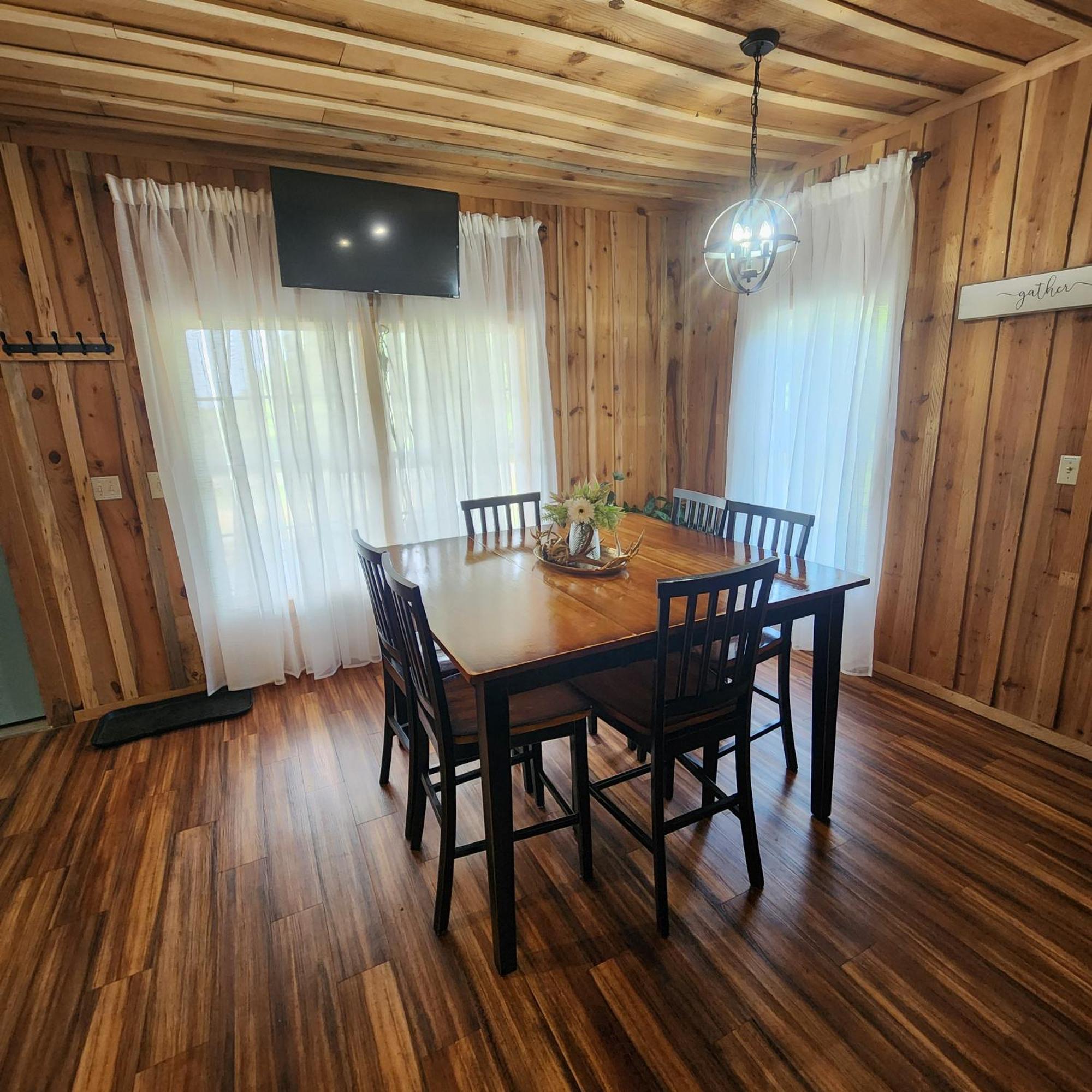 Unique Country Cabin Meets Farmhouse Modern!!! Mena エクステリア 写真