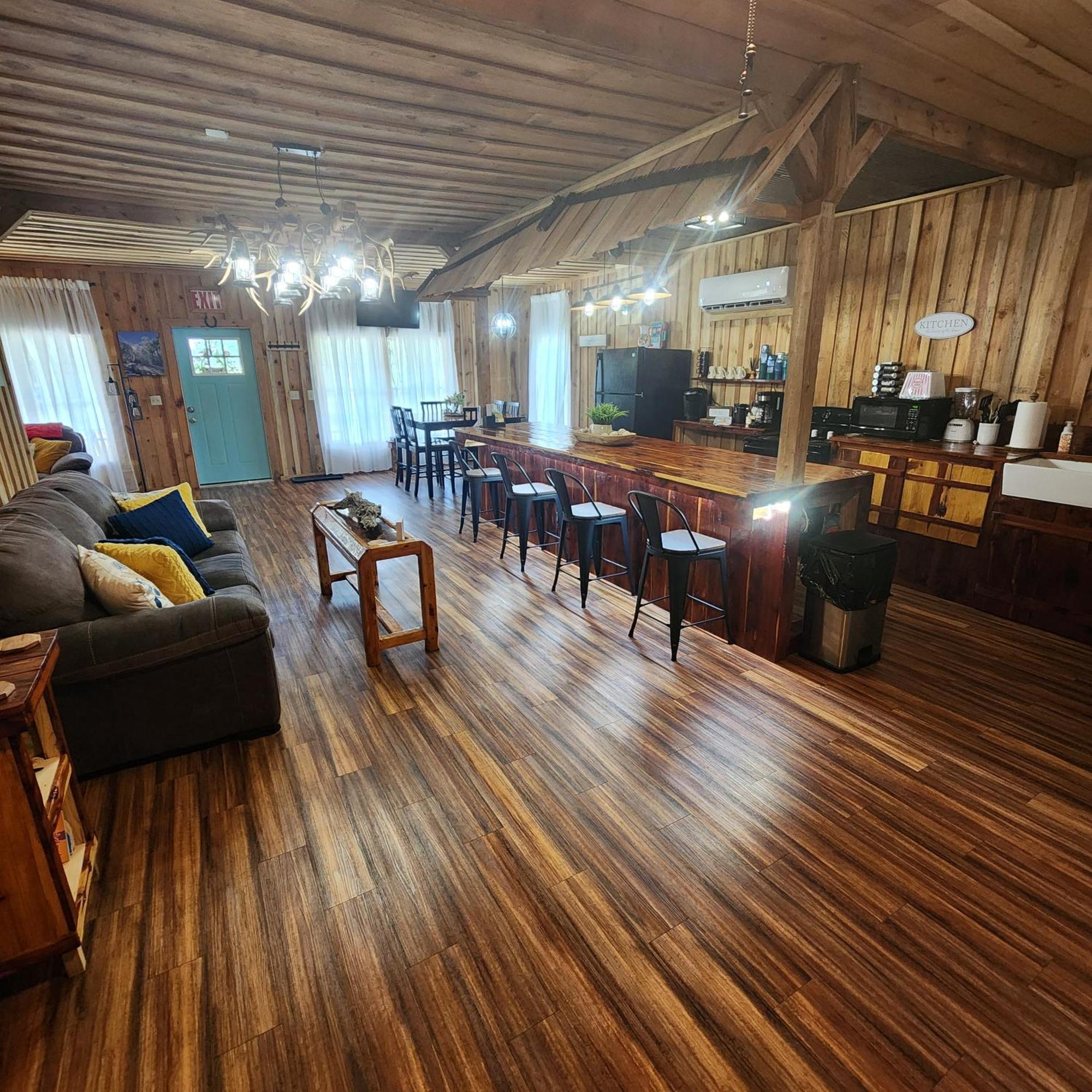 Unique Country Cabin Meets Farmhouse Modern!!! Mena エクステリア 写真