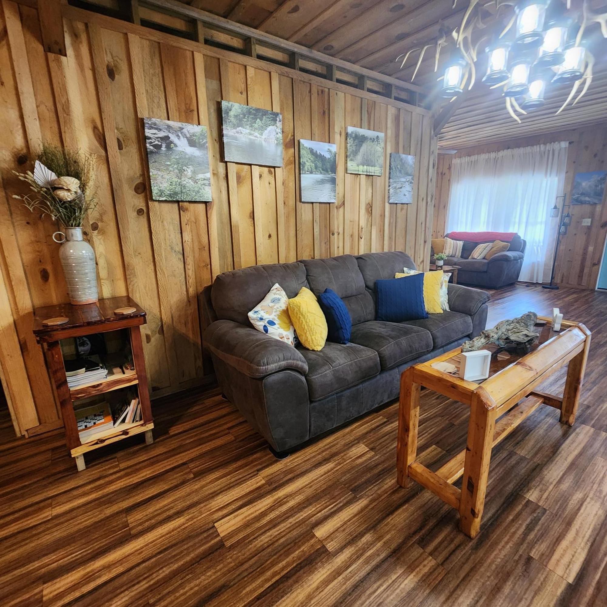 Unique Country Cabin Meets Farmhouse Modern!!! Mena エクステリア 写真
